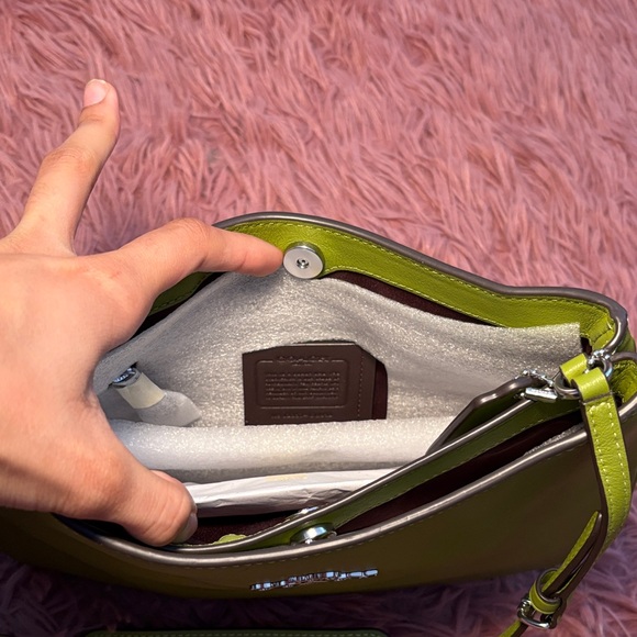 Coach Lime Green Leather Shoulder Bag - Picture 12 of 14